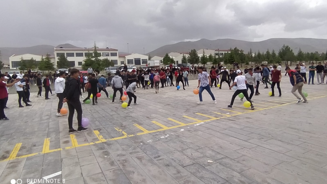 19 Mayıs Atatürk'ü Anma, Gençlik ve Spor Bayramı'nı Coşkuyla Kutladık.